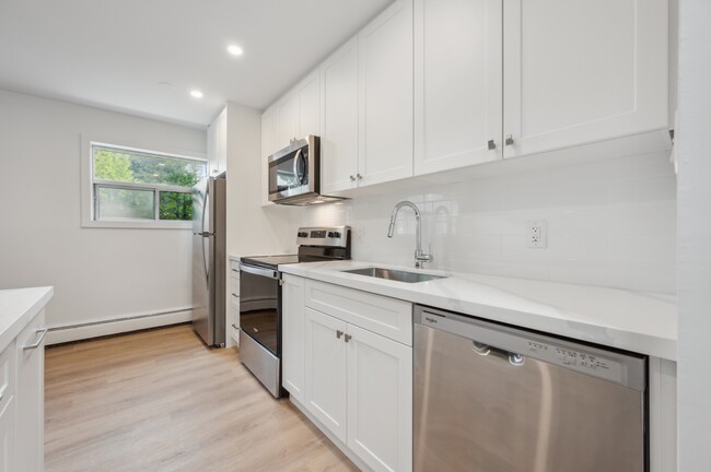 property at 10 Glenbrook Dr
