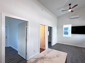 2351 W Market St in Rockport, TX - Foto de edificio - Building Photo