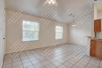 427 Lindsey St in San Marcos, TX - Building Photo - Building Photo