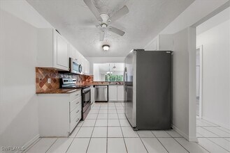 230 Timber Lake Cir in Naples, FL - Building Photo - Building Photo