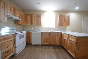 510 Poplar St in Buffalo, MO - Building Photo