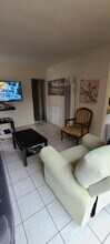 1048 Grand Ave in San Diego, CA - Foto de edificio - Building Photo