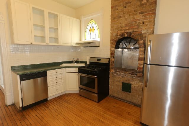 931 W Newport Ave, Unit M03B in Chicago, IL - Building Photo - Building Photo
