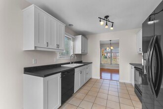 1301 Gina Dr in Cape Girardeau, MO - Building Photo - Building Photo