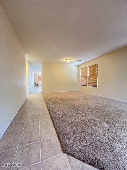 10791 Silver Lace Ln in Las Vegas, NV - Building Photo