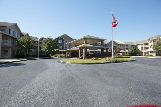 Pinegate in Macon, GA - Foto de edificio - Building Photo