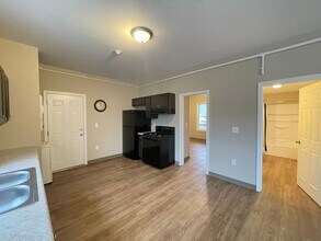 463 Beech St in Manchester, NH - Building Photo - Building Photo