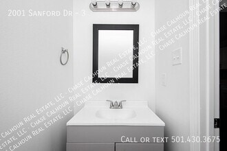 2001 Sanford Dr in Little Rock, AR - Building Photo - Building Photo