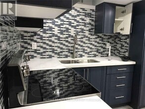 163 Cresthaven Rd in Brampton, ON - Building Photo - Building Photo