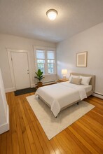 22 S Huntington Ave, Unit 1 in Boston, MA - Foto de edificio - Building Photo