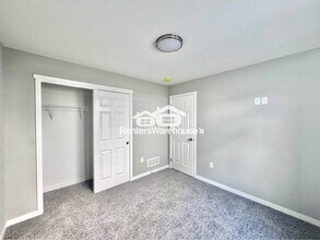 1006 Polk St in De Soto, IA - Building Photo - Building Photo