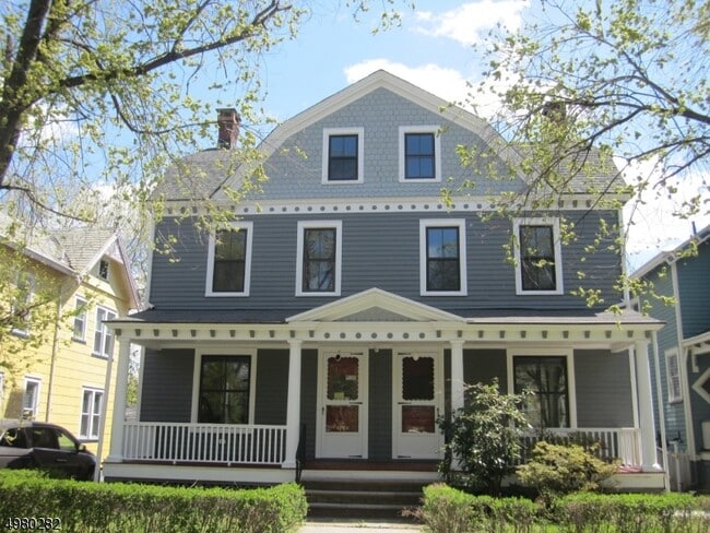 property at 29 Midland Ave