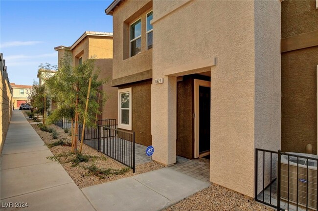 6927 Stafford Hl St in Las Vegas, NV - Building Photo - Building Photo