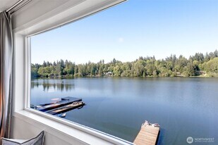 6917 Olive Ave in Stanwood, WA - Building Photo