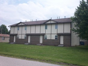 Alleghaney Townhouses in Burlington, KS - Building Photo - Building Photo