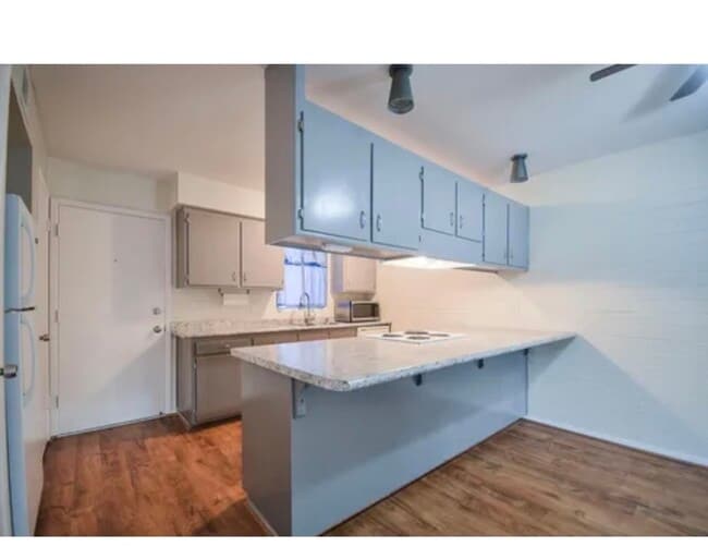 3737 E Turney Ave, Unit 209 in Phoenix, AZ - Building Photo - Building Photo