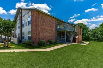 Brushy Creek Village in Round Rock, TX - Building Photo - Building Photo