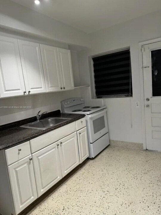 2101 SW 3rd Ave in Miami, FL - Building Photo