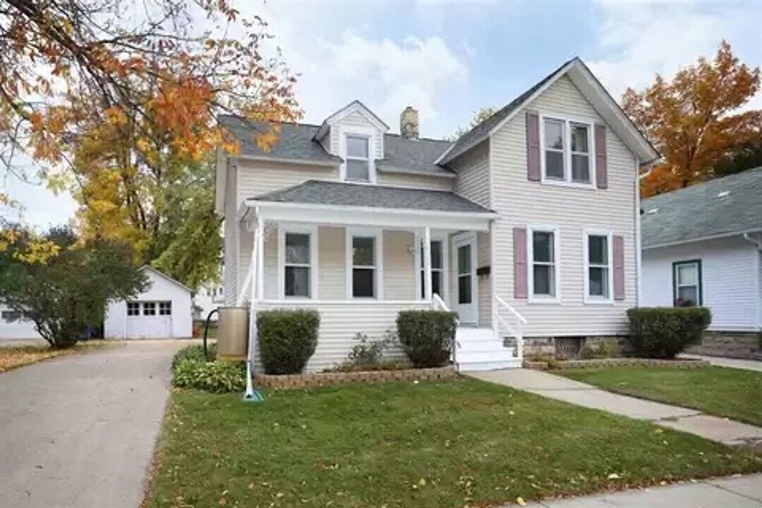 1012 W Elsie St in Appleton, WI - Building Photo