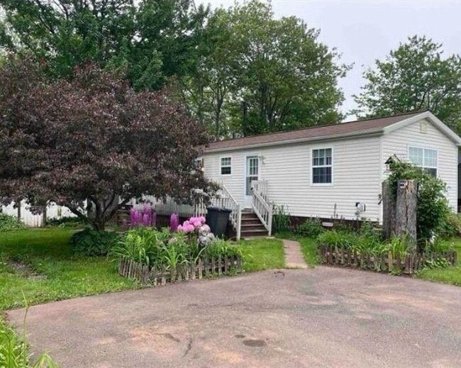 property at 12 Grant Dr