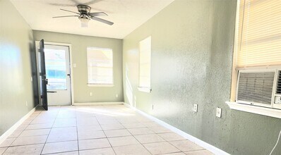 3115 Christie St in Houston, TX - Building Photo - Building Photo