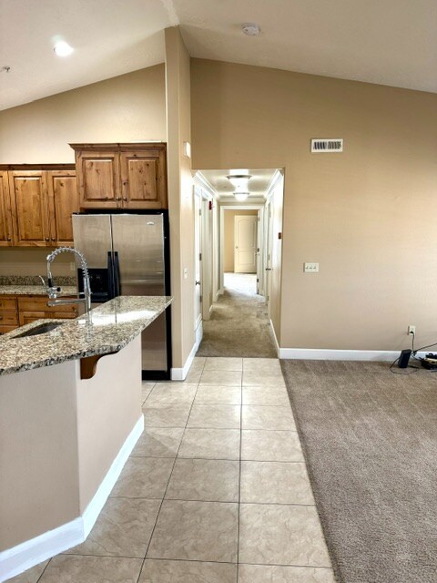 1018 N 985 W St in Orem, UT - Building Photo