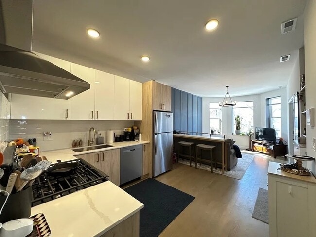 841 N Mozart St, Unit A08C in Chicago, IL - Foto de edificio - Building Photo
