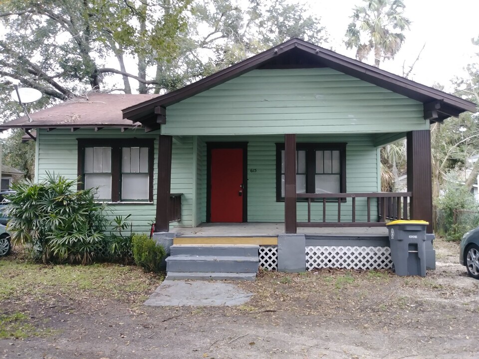 615 E 60th St in Jacksonville, FL - Building Photo