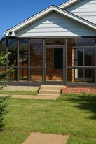 2723 Engle Ave in Dallas, TX - Building Photo