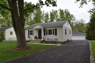 351 Maple St in Crown Point, IN - Building Photo