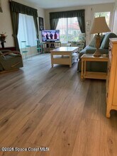 201 St Lucie Ln in Cocoa Beach, FL - Foto de edificio - Building Photo