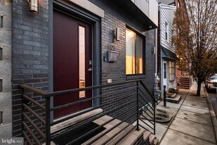 1121 Earl St in Philadelphia, PA - Building Photo