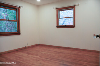 2 Charming Ln in Albany, NY - Building Photo - Building Photo