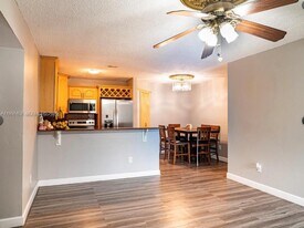 6545 W 27th Ct, Unit 24-47 in Hialeah, FL - Building Photo