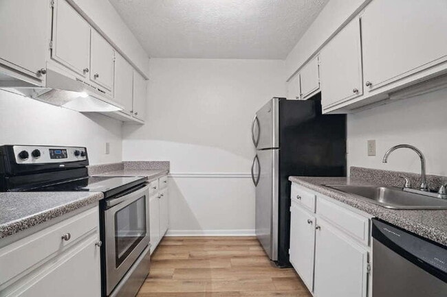 5157 Roswell Rd in Sandy Springs, GA - Building Photo - Building Photo