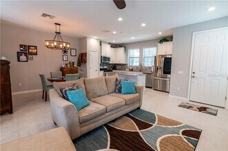 5711 Colony Glen Rd in Lithia, FL - Building Photo - Building Photo