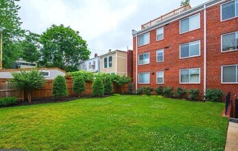 420 16th St SE in Washington, DC - Building Photo - Building Photo
