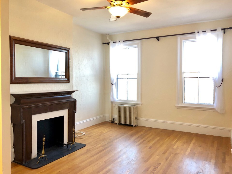 336 Beacon St in Boston, MA - Building Photo