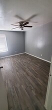 2718 Sherman St, Unit 206 in Grand Prairie, TX - Building Photo - Building Photo