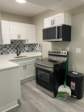 2123 Sinclair Ln in Baltimore, MD - Building Photo - Building Photo