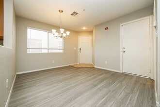 3020 Sunrise Bay Ave in North Las Vegas, NV - Foto de edificio - Building Photo