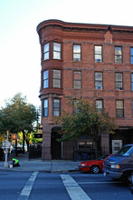 99 4th Ave in Brooklyn, NY - Foto de edificio - Building Photo