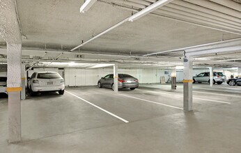 1734 N Fuller Ave, Unit Regency Terrace in Los Angeles, CA - Building Photo - Building Photo