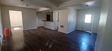 1731 NE Northgate Way in Seattle, WA - Foto de edificio - Building Photo