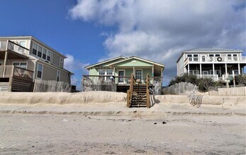 1108 N Shore Dr in Surf City, NC - Building Photo - Building Photo