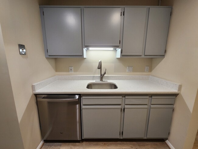 property at 7908 Pearlbush Dr