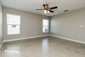 462 Earhart Dr in Davenport, FL - Building Photo - Building Photo
