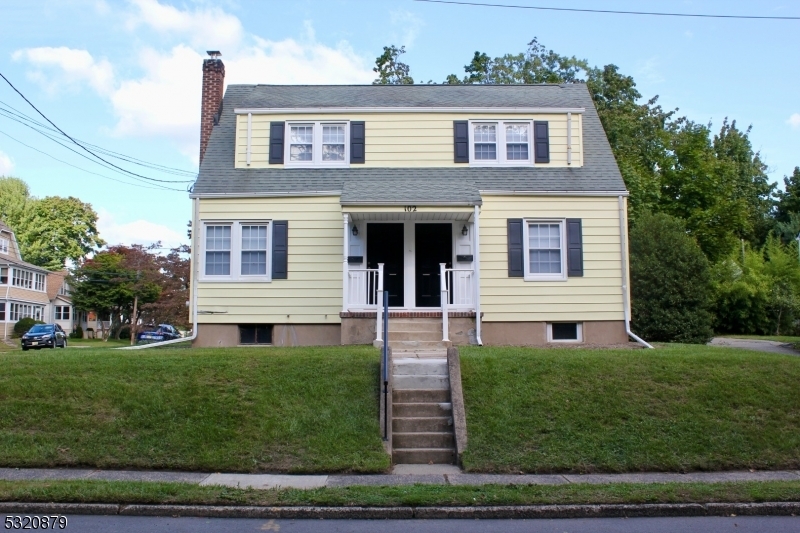 102 Paterson Ave in Midland Park, NJ - Building Photo