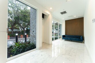 1850 Monroe St, Unit 305 in Hollywood, FL - Building Photo - Building Photo