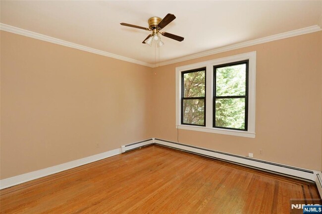 38 River Edge Rd in River Edge, NJ - Building Photo - Building Photo
